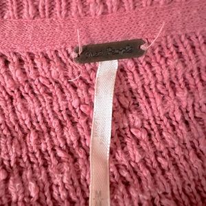 Beautiful Free People sweater, oversized with a slit on the side.